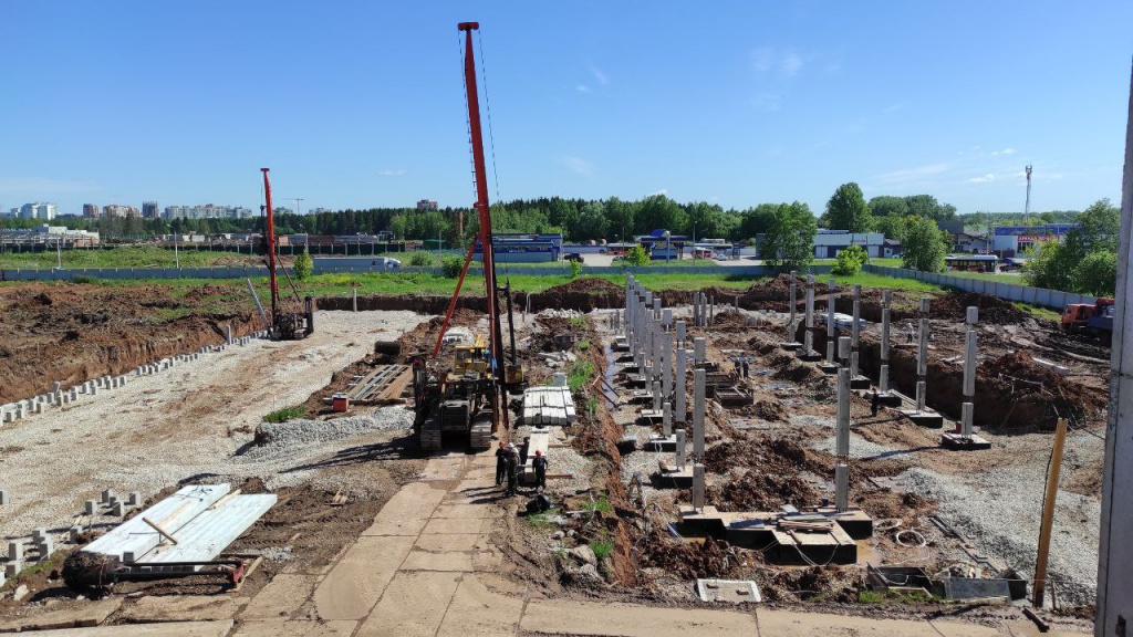 Строители начали возводить каркас лечебного корпуса краевой инфекционной больницы